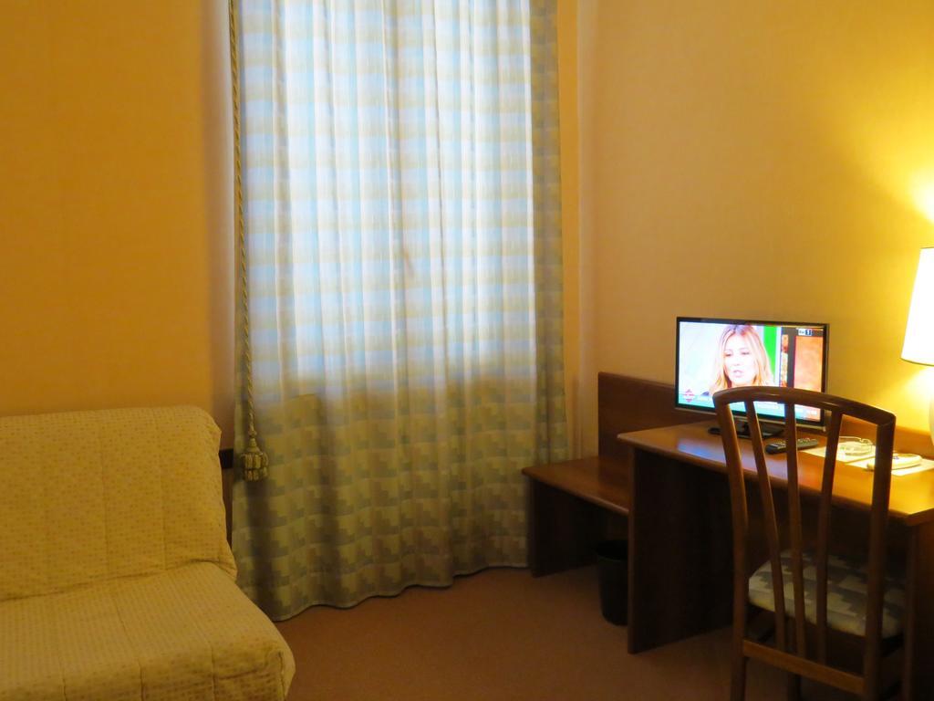 Hotel Des Artistes Turin Room photo