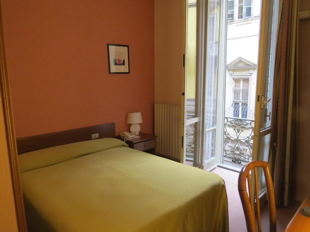 Hotel Des Artistes Turin Room photo